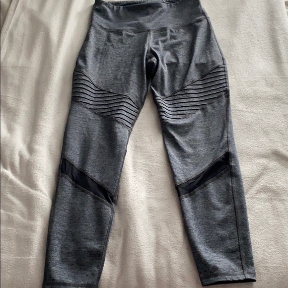 Old Navy Pants - Gray Old Navy Active legging